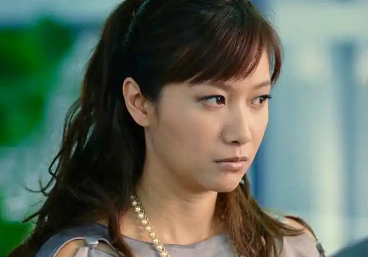 徐静蕾被曝疑似有一个女儿,一直在国外养着,孩子父亲的身份成谜