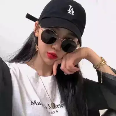 头像女生霸气戴帽子眼镜 霸气头像图片大全 -【爱个性】