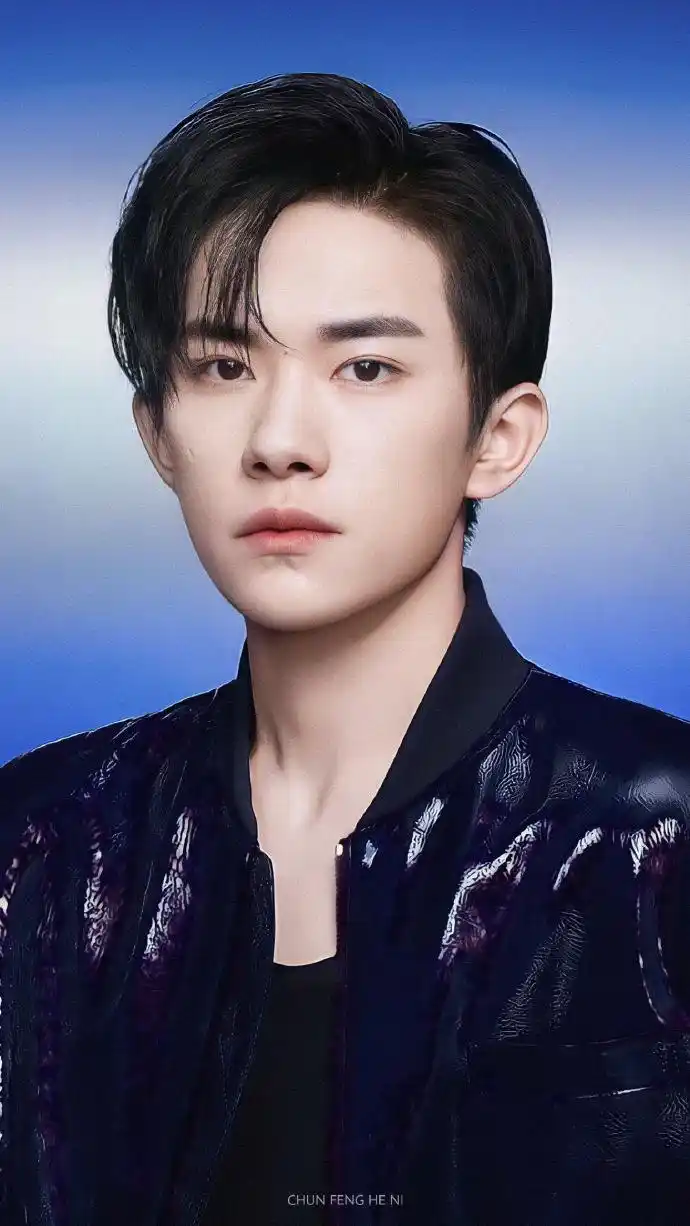 tfboys分享210406易烊千玺阿玛尼物料小合集每一张都是绝美的照片