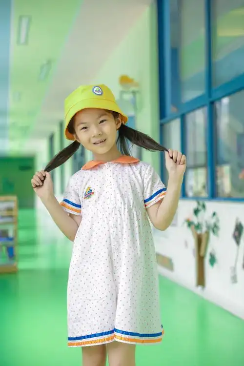 小金星斯麦尔幼儿园大班女生个人照