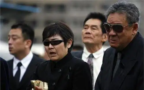 他过世时,台湾黑帮:竹联帮 赵尔文 ,天道盟 陈仁治,牛埔帮叶明财,松