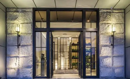 养生馆门面玻璃门装修设计图片