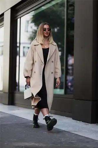 流行趋势预测2021春夏伦敦时装周街拍来找下一季时髦灵感