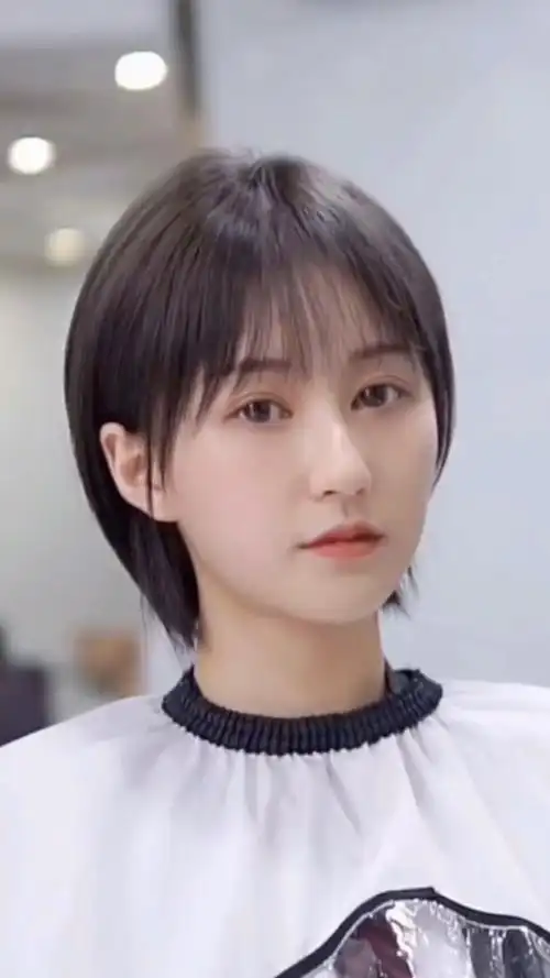 发量少发型短发