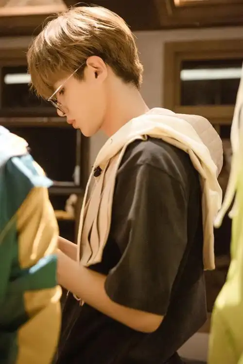 justin黄明昊密室大逃脱