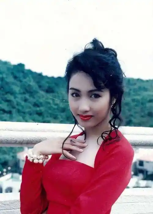 看看黎姿巅峰时的美貌就连张柏芝都说只承认黎姿比自己漂亮