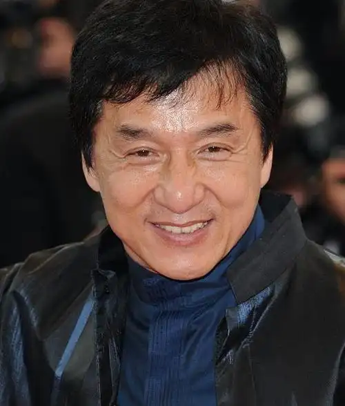 成龙传奇的一生上部年轻的成龙大哥太拼了值得尊敬