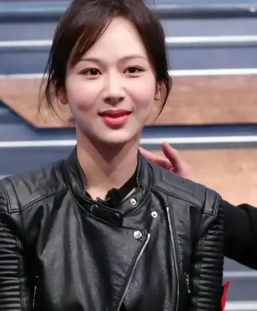 杨紫的活动生图太圈粉了没有美颜p图美得很真实