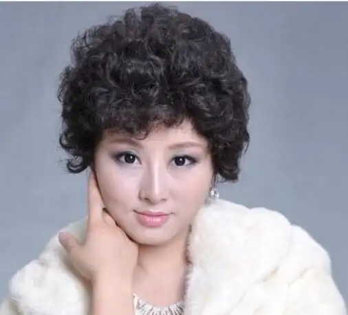 适合中老年女烫发发型图片