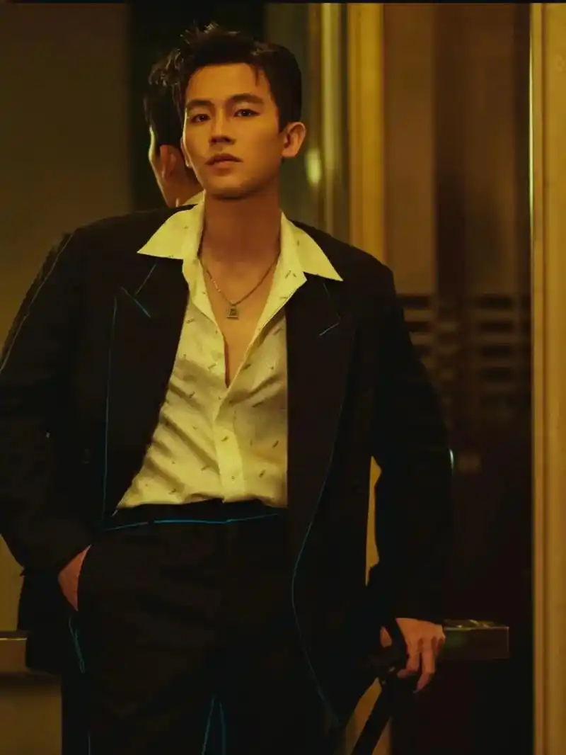 这一身痞劲儿,很难不爱#欧豪 #西装杀 #痞帅  #歌曲听d - 抖音