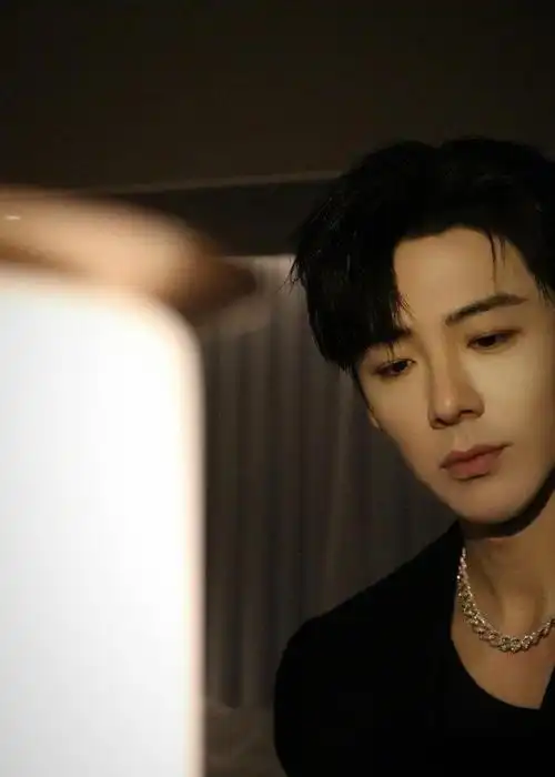 刘宇宁否认出演《将门毒后》,晒素颜照回应:没接到过剧本,别骂