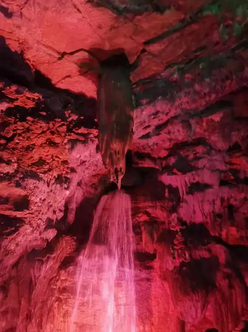 双龙洞景区在哪个地方  双龙洞,位于浙江省金华市婺城区罗店镇金华