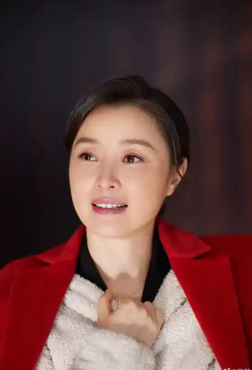 南枯信写给演员吴越的诗歌_皱纹_青春_常州