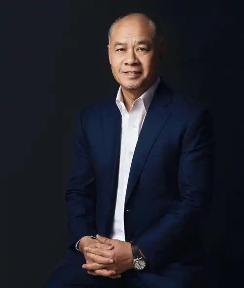 李宁与妻子陈永妍现状:他创业成功却很苍老,她37岁生子依然美丽