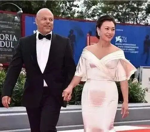 史可回家乡宜昌,和外籍老公生的两个儿子长啥样.真帅#三峡 - 抖音