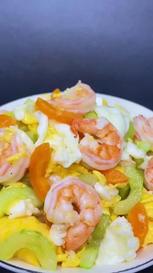 秀出你的拿手菜#鸡蛋炒虾仁,又香又可口