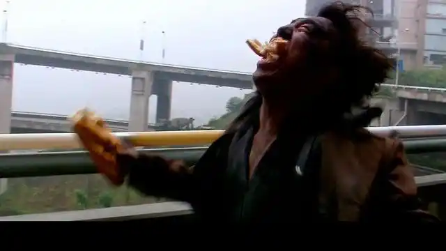 黄渤吃面包《疯狂的石头》"论吃戏,我只服我自己!