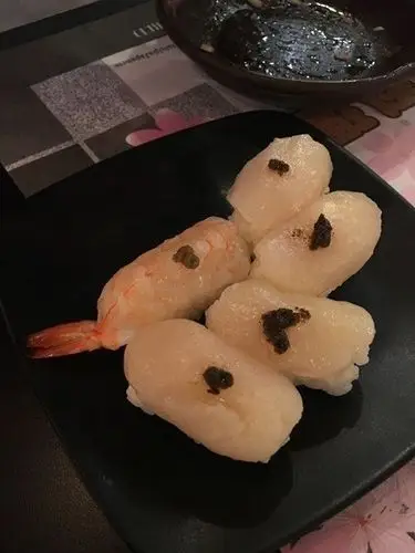 推介粒粒饱满的带子寿司 精莹剔透 肉质柔嫩 入口仍有水份