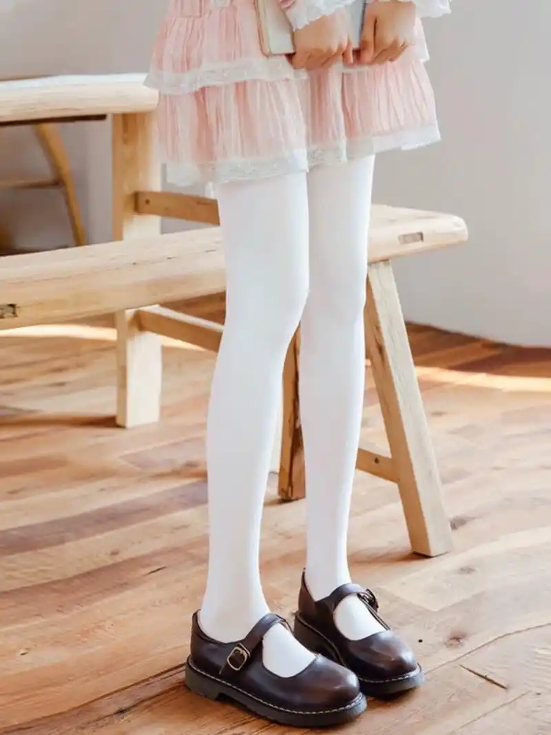 白色连裤袜,穿上也十分的好看哦,是吗[爱你]