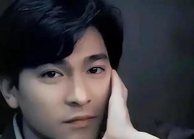 刘德华断崖式衰老满头白发啤酒肚明显网友心酸该退休了