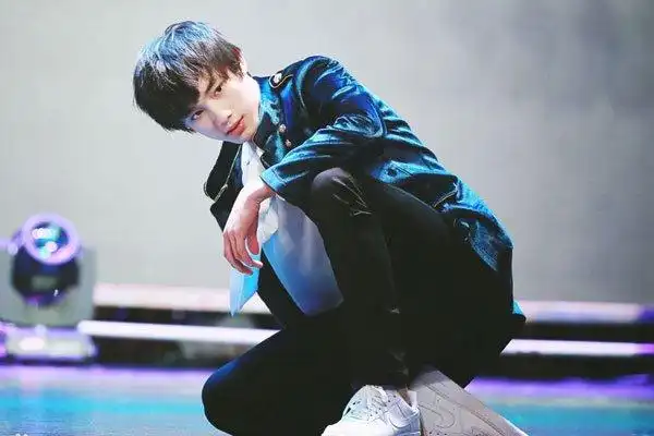 台风少年团队长丁程鑫丁程鑫个人资料简介