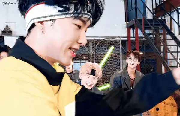 韩国爆seventeen尹净汉和gfriend金韶情在恋爱,是真的吗? - 知乎