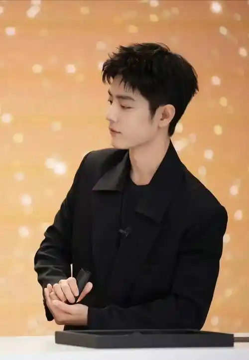 最帅男艺人出炉,林更新登顶,李现第9于适第8杨洋7王一博3肖战2