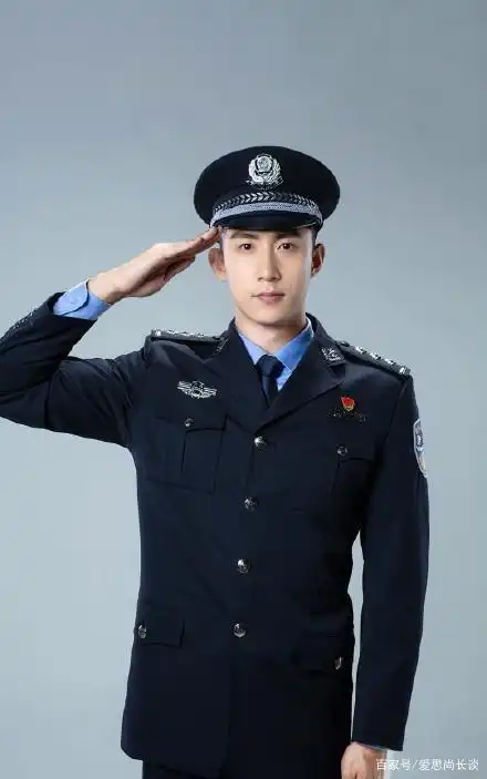 4,黄景瑜 随着网络剧和黄景瑜的爆发,此后,越来越多的邀请,迅速在娱乐