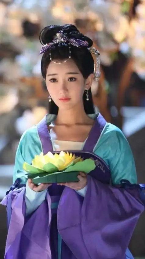 《三十而已》毛晓彤的古装角色4:《神雕侠侣》郭芙