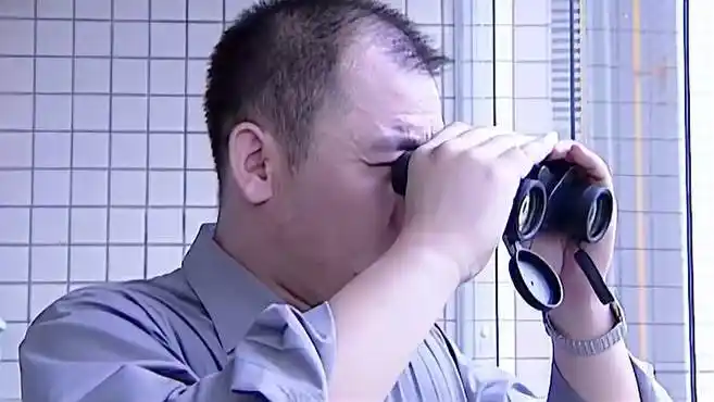 罪域:女子外出购物,结果被男人监视,这段真不愧是黑暗-影视综视频