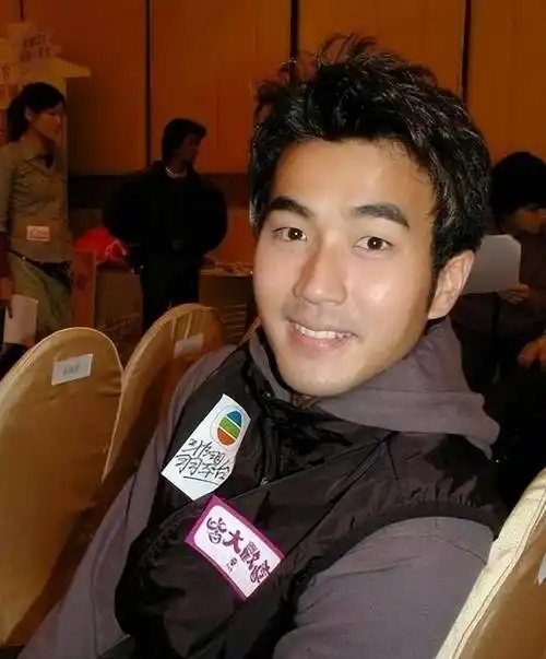 这6位动脸的明星,孩子跟他们整容前一样_刘恺威_鼻梁_微调