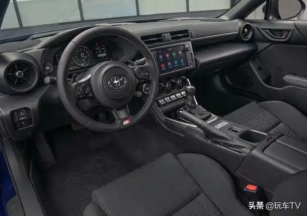 内饰方面,新车也进行了全新设计,毕竟作为全新一代车型.