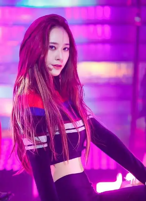 郑秀晶晒生日照