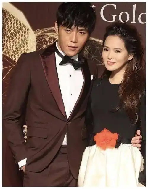 娱乐界风头最劲女神:一晚赚5000万,两任老公均称"恋爱狂"_姐妹_伊能静