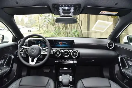 2021款 奔驰a级(进口) a 180内饰