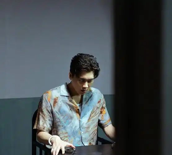 嫖娼"选妃"睡粉丝,娱乐圈男星的落幕,终究都逃不过一个色字_吴亦凡