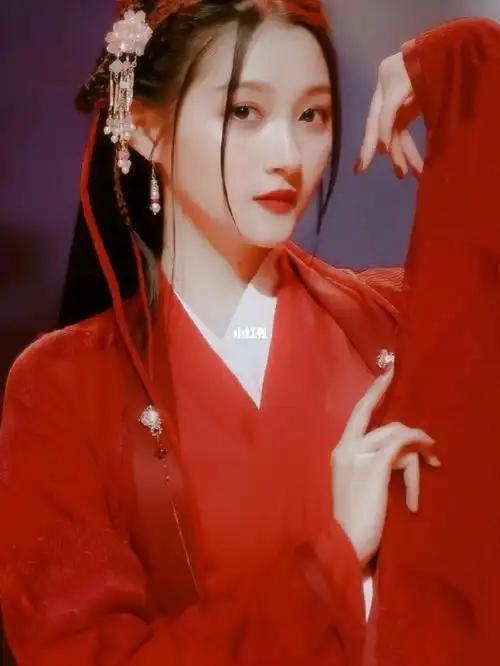 红衣的关晓彤._关晓彤_娱乐_明星娱乐资讯