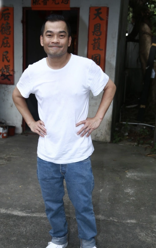 葛民辉搬离月租13万豪宅两年零收入坚持不裁员甘愿缩衣节食