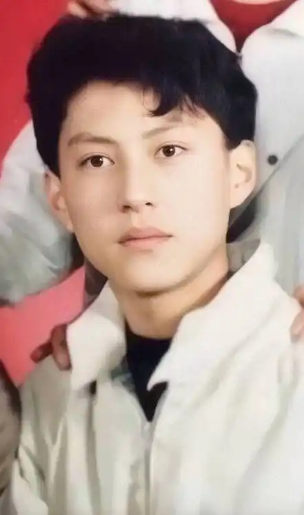 靳东的火辣情史:与大9岁江珊同居5年