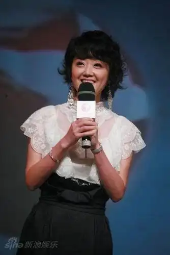 图文东方卫视笑林大会主持人倪琳