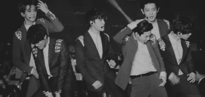 欧巴男神帅气跳舞gif动图_动态图_表情包下载_soogif