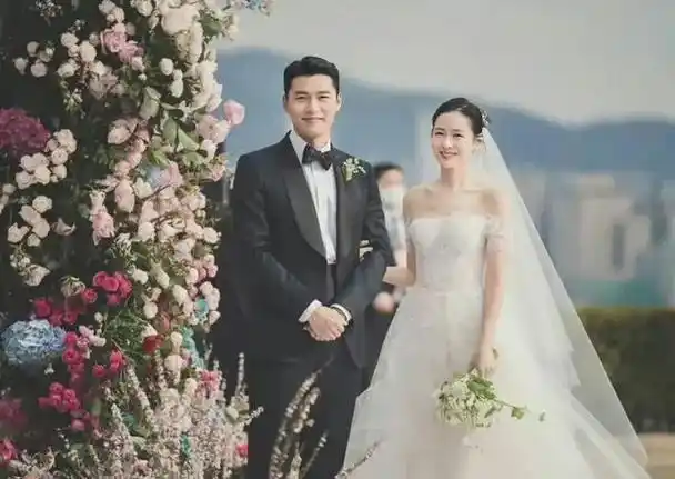 迫降实锤玄彬孙艺珍球场秀恩爱网友我也想打卡这浪漫场景