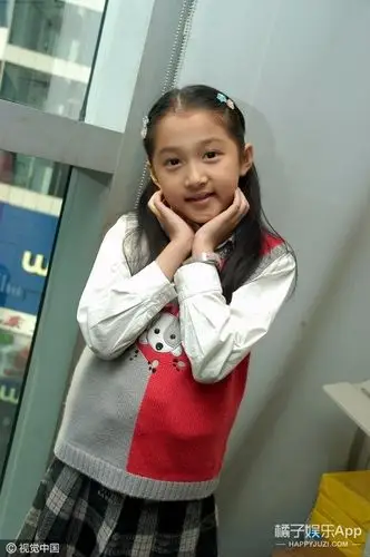 娱乐快讯关晓彤童年照片合集每一张都超可爱哦