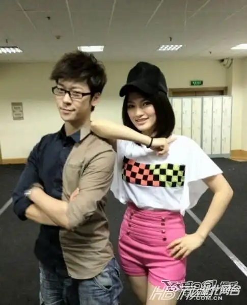 杨坤与学员丁丁地下情曝光敢做敢当32狼可以