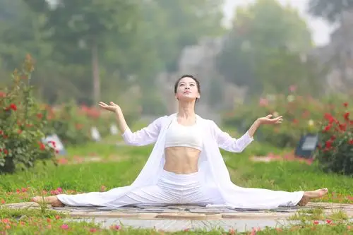 遇见瑜伽,遇见最美的你