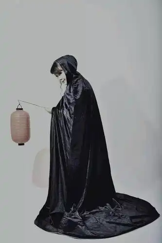 about·人物      ▼      说好的搞笑,为什么孟婆一副阴森恐怖的