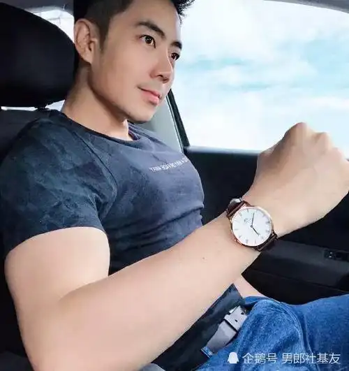 马来西亚著名男艺人,05年初,他获得了"最佳马"的银奖