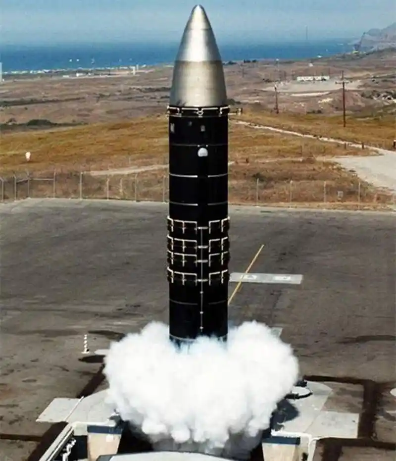 世界三大真理:白杨,东风,民兵![黑线]