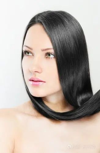 头发.美丽的黑发女孩.健康的长头发.发型.海