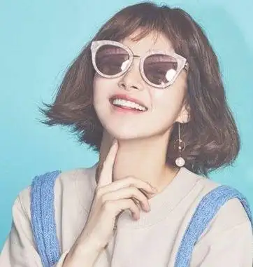 偏平脸女生适合什么发型好看,这几款时尚短发专为大饼脸妹设计!